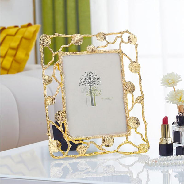 Gold Hollow out Leaf Pattern Picture Frame