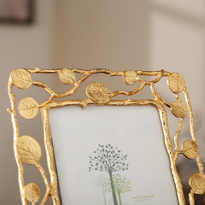 Gold Hollow out Leaf Pattern Picture Frame-Frame Details